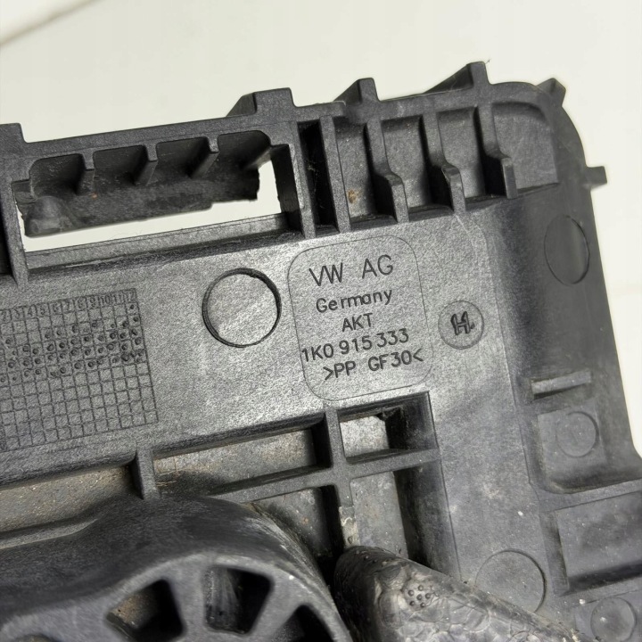 фото №11, Основание корпус акумулятора tiguan passat b7 scirocco caddy oem номер 1k0915325b