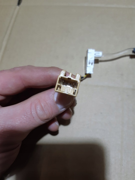 фото №5, Audi a4 b9 подсветка туннеля планка led 8w0947095