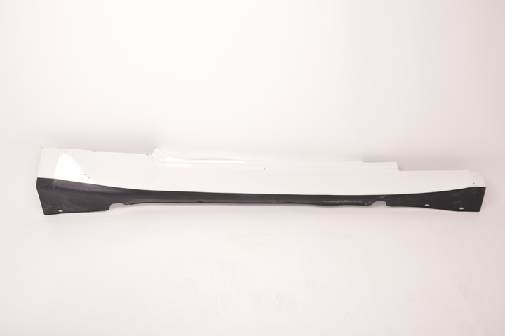 фото №1, Maserati granturismo планка порогова права біла