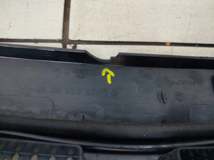 фото №10, Mercedes w169 рестайлінг 08r- молдинг капота панель під лобовим склом комплект a1698360018