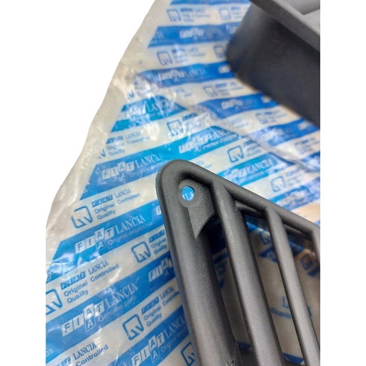 фото №6, Впуск воздуха fiat 126p st защитные накладки впуск решётки оригинальные