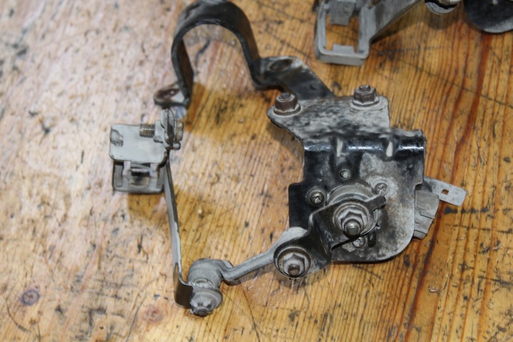 фото №8, Avensis t25 датчик вирівнювання лампа перед