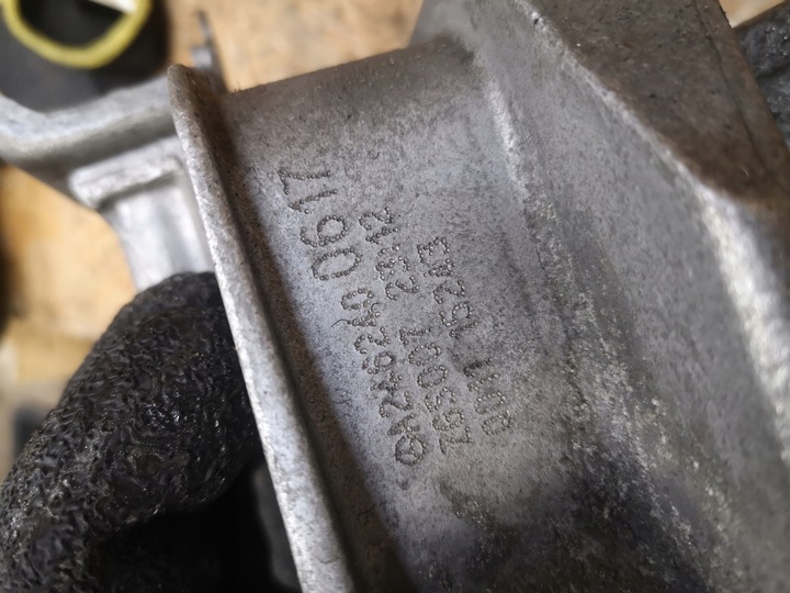 фото №8, Mercedes cla w117 лапи подушка двигателя a2462402617 2.2 cdi