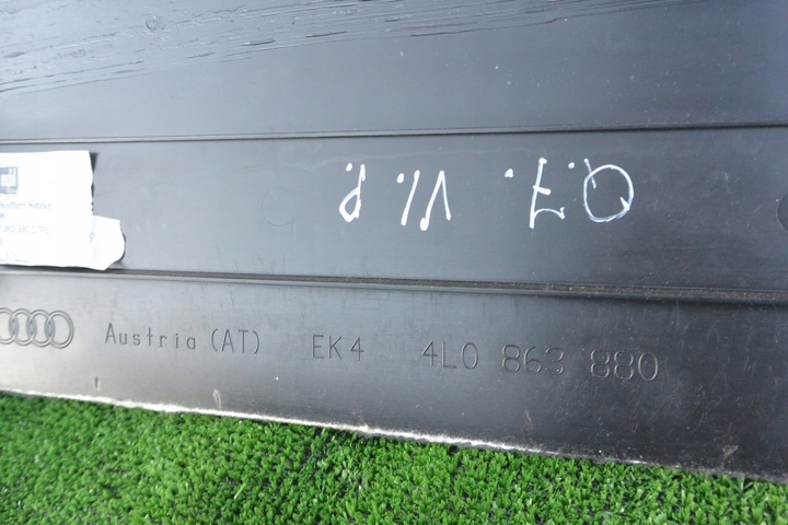 фото №7, Боковина багажника kpl 5 місць audi q7 4l