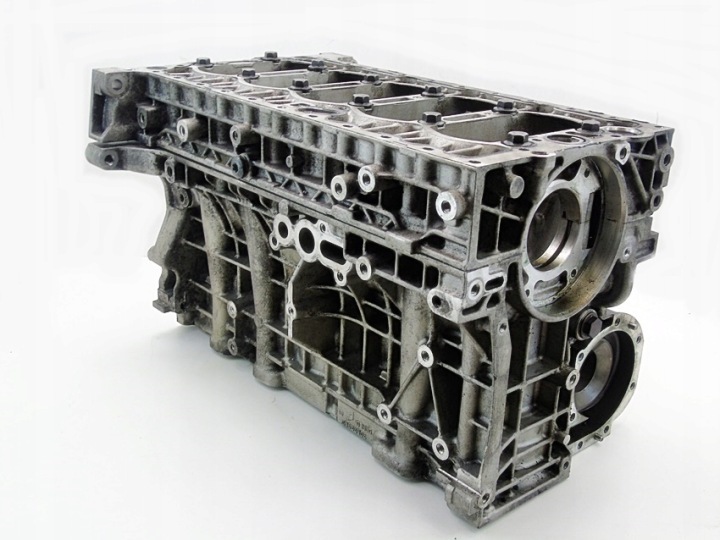 фото №11, Блок  двигуна 2.4 d5 volvo xc90 xc60 xc70 v70 2 3 s60 s80 2 30677367