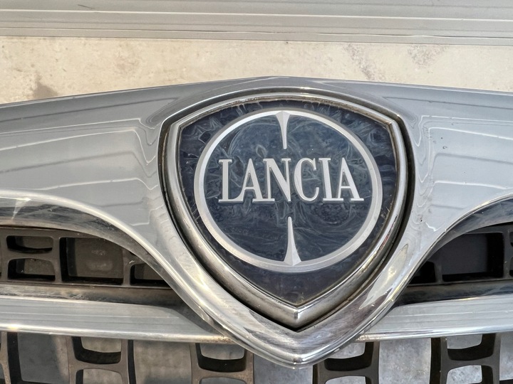 фото №11, Бампер переднє lancia delta