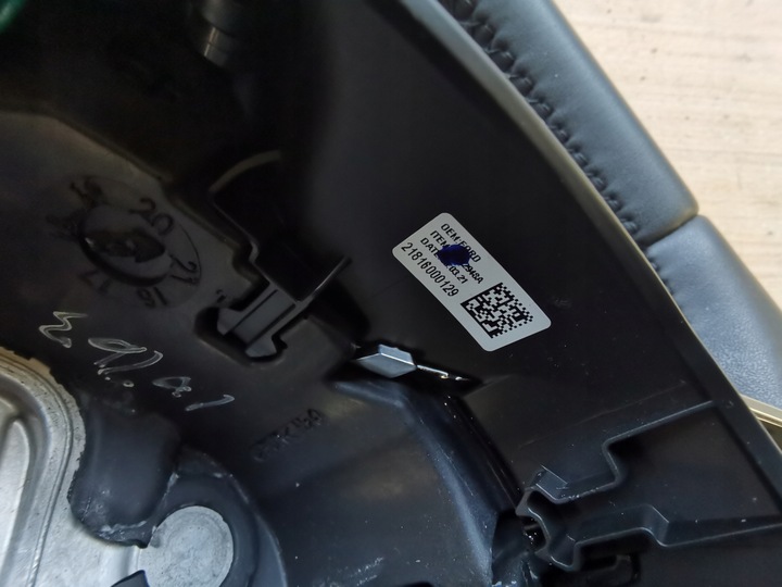 фото №12, Ford focus mk4 - руль мультифункция