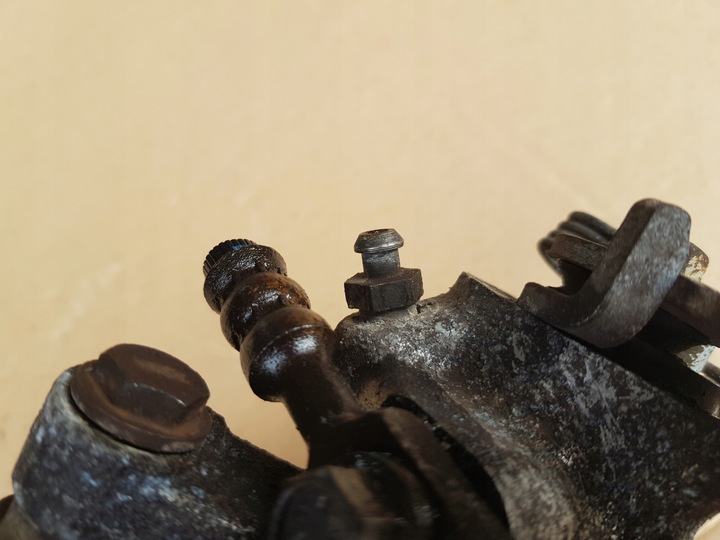 фото №6, Суппорт тормозной + скоба левый зад opel zafira b astra h 38mm исправный