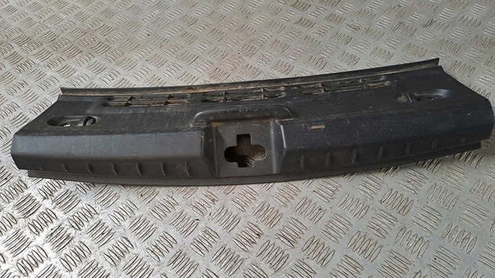 фото №1, Seat altea xl защита ремня зад багажника 5p8863459
