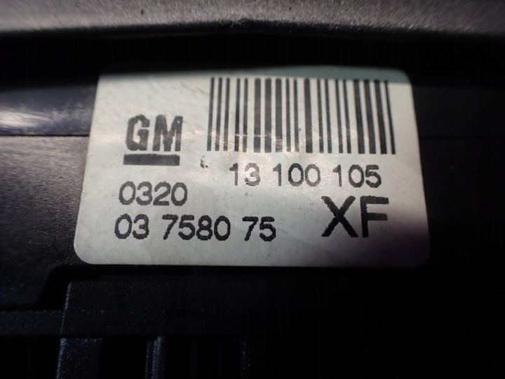 фото №8, Opel astra h iii универсал 04-07 решётка воздуховод средняя 13141091