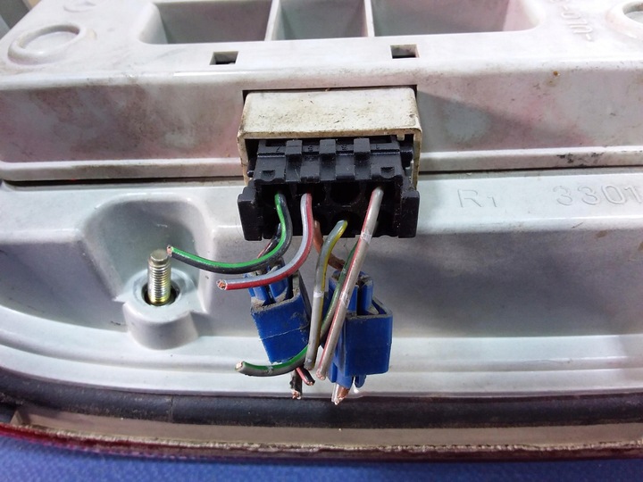 фото №7, Mercedes c w202 sedan лампа зад правая 2028200264