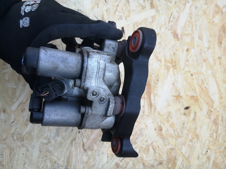 фото №6, Bmw f01 насос подвешивание 10641010