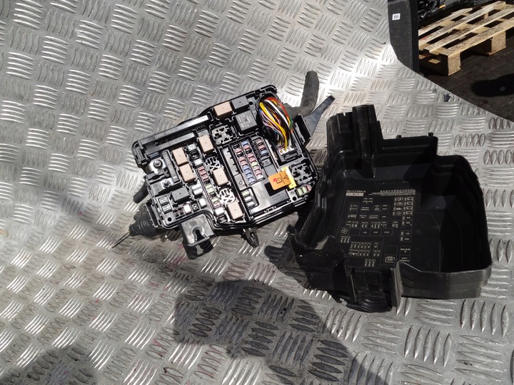 фото №1, Kia ev6 gt 2023 - коробка предохранителей 91240-cv330a оригинал