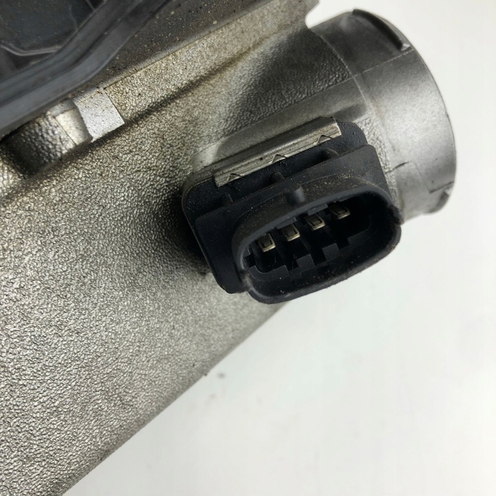 фото №11, Корпус фильтра mercedes v8 amg 6.2 c63 6.3 e63