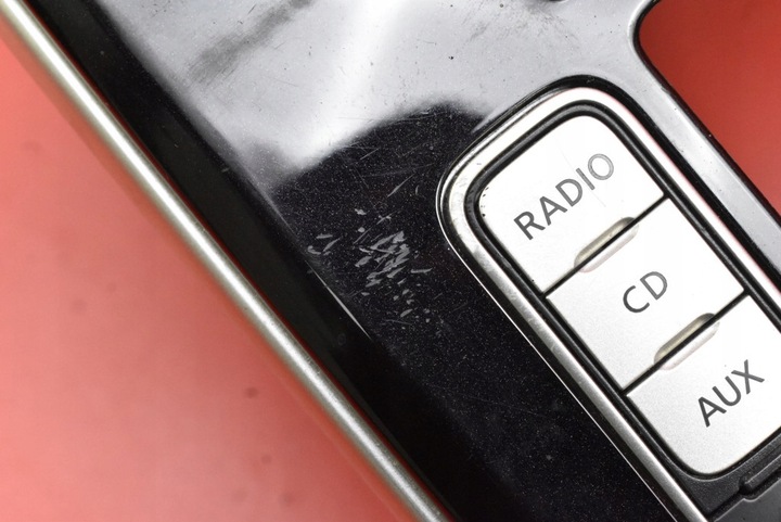 фото №9, Решётка воздуховод средняя рамка радио 682603nl0a nissan leaf i ze0 рестайлинг 10-17