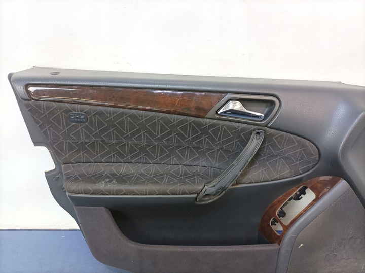 фото №2, Mercedes c w203 обивка дверь перед левая