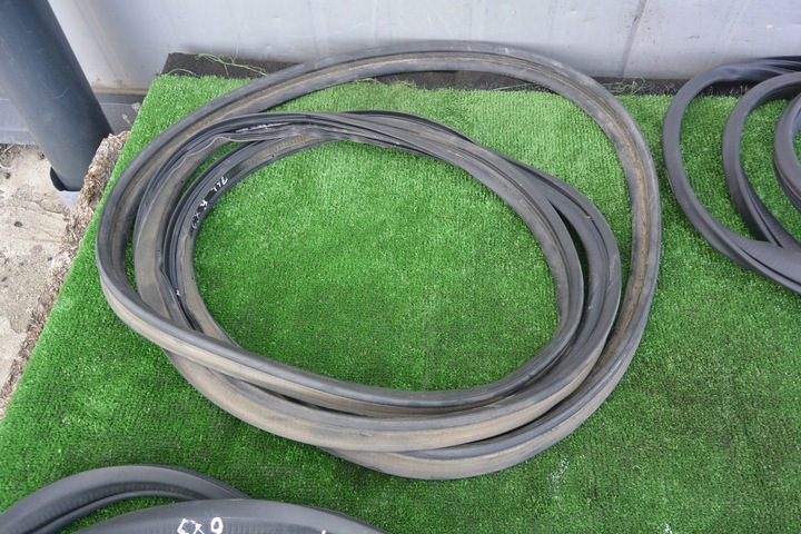 фото №5, Mazda cx9 прокладка дверь багажника