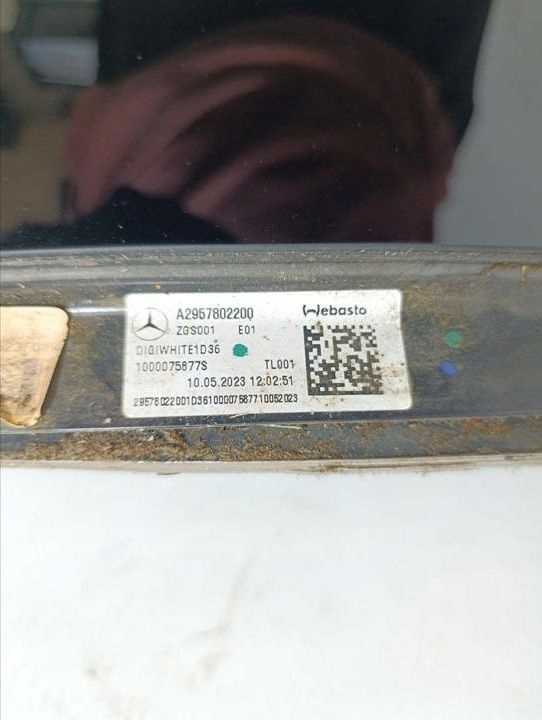 фото №16, Mercedes-benz eqe v295 2023 люк комплект a2239005128