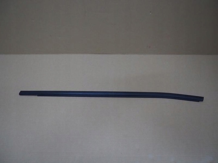 фото №1, Планка накладка уплотнитель стекла дверь левый перед hyundai tucson iv