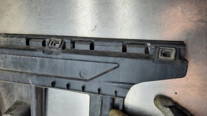 фото №10, Кронштейн   бампера зад заднє праве volvo v70 ii рестайлінг 08693383