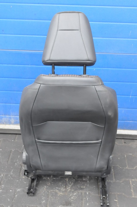 фото №10, Citroen ds3 crossback 2021 e-tense сиденья диван обшивки англичанин