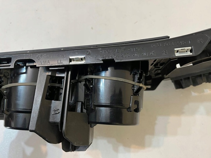 фото №7, Volkswagen vw golf vii рамка панель средний cupoholder 5g1863245f