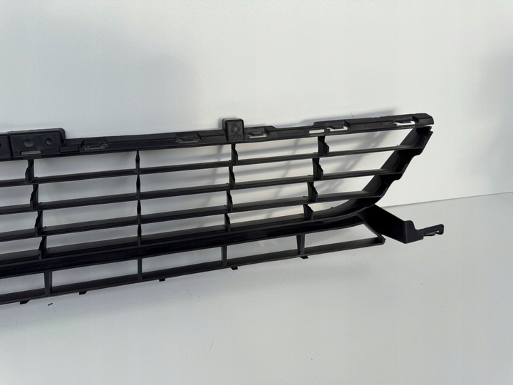 фото №10, Renault megane iii рестайлинг решётка бампера средняя перед 622547366r