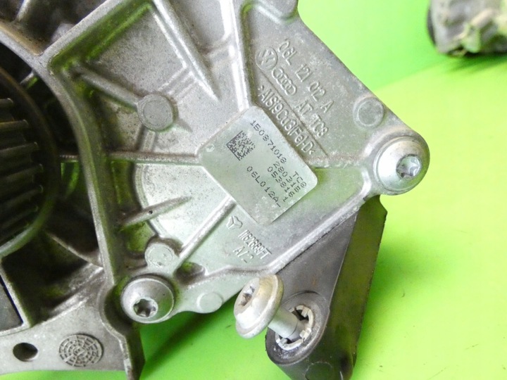 фото №10, Насоса воды термостат 06l121012a 06l121111h vw golf vii gti 2.0 tsi 12-16