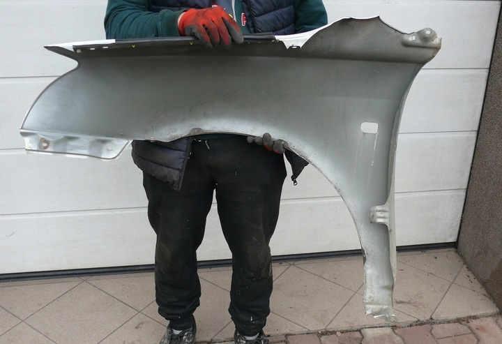 фото №9, Крыло правый перед toyota avensis ii 2 t25 03-06