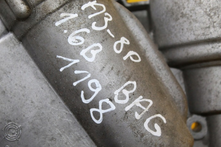фото №9, Корпус распределительный вал 03c109211g golf v a3 8p 1.6 bag