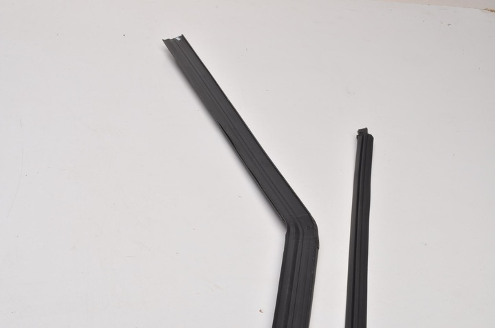 фото №9, Volvo xc60 ii планка прокладка дверь левый зад задняя левая 31856284