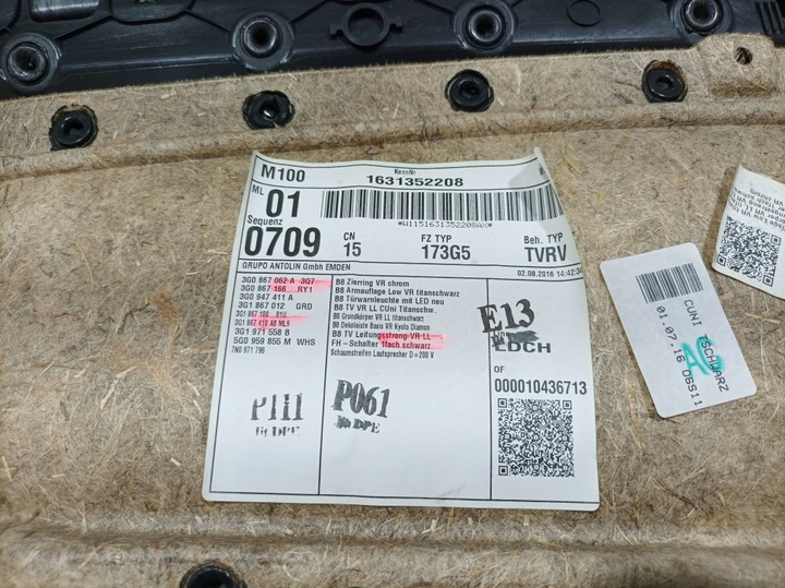 фото №7, Vw passat b8 оббивка боковина двері перед правий eu