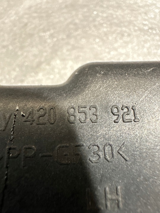 фото №3, Ползун крепление порога левого audi r8 420853921....