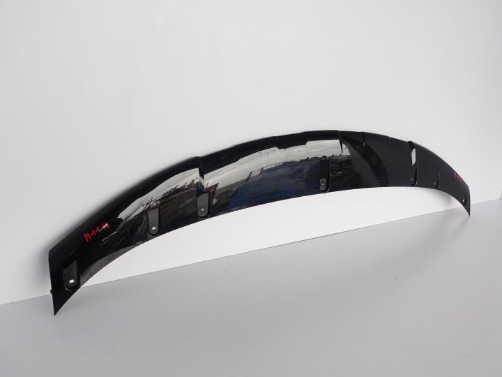 фото №11, Porsche taycan 9j1 2007 спойлер бампера передней 9j0807819c