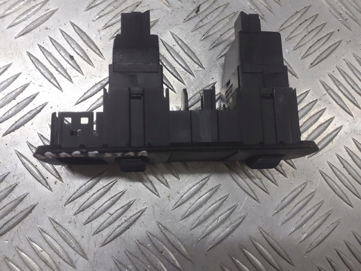 фото №2, Панель регулировка света mitsubishi space star mr740608