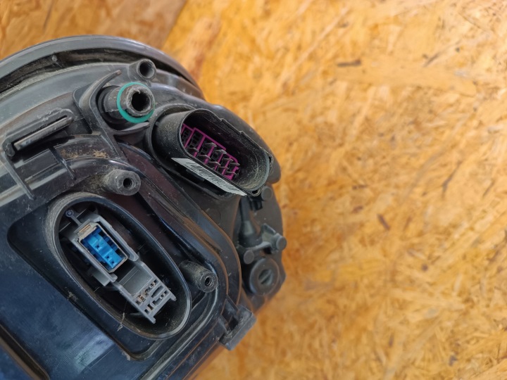 фото №13, Фара права перед eu porsche panamera 970 рестайлинг 13-16 ксенон 1zt011099