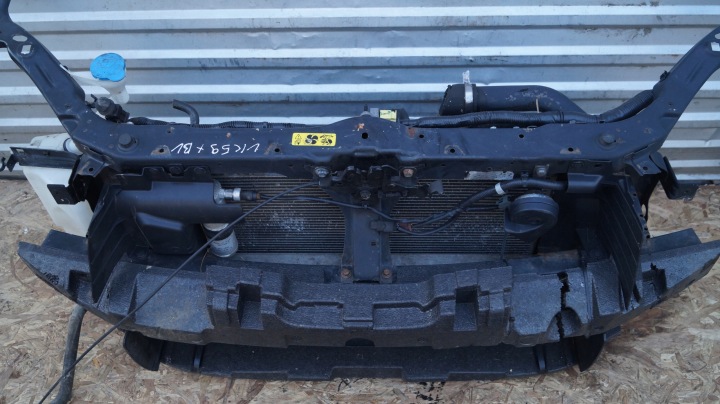 фото №8, Передня панель передній nissan qashqai j10 1.5 dci 2009