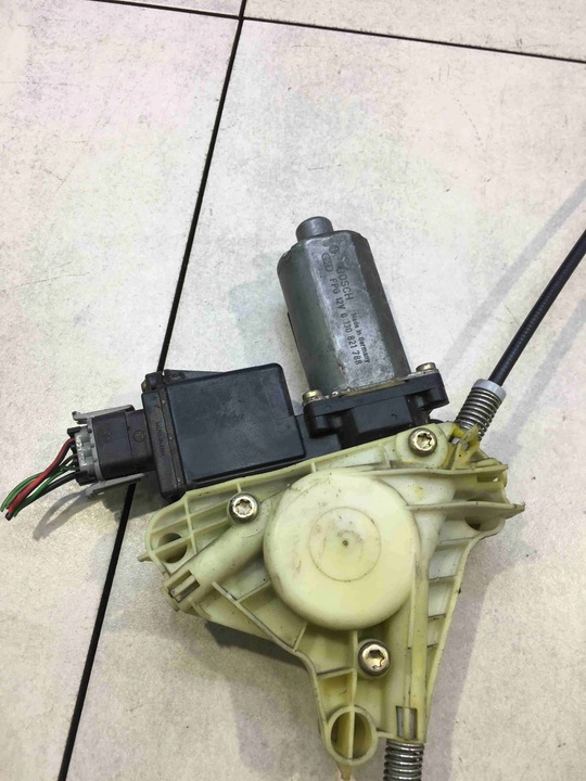 фото №9, Подъемник стекла правые зад space star 0130821788