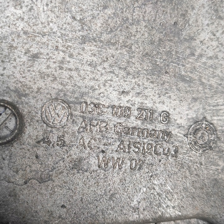 фото №6, Корпус распределительный вал защита 1.6b blf golf 5 octavia ii 03c109211g