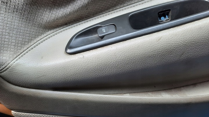 фото №13, Оббивка двері праві зад задні volvo s60 00-04r