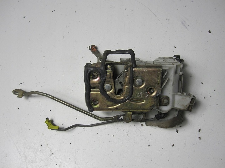 фото №1, Замок дверь перед левый toyota avensis t22 00r