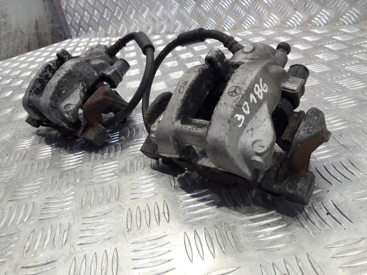 фото №1, Mercedes e w212 2014r супорт гальмівний зад