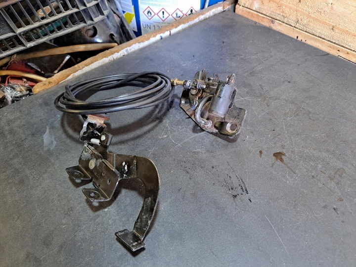 фото №11, Автомобиль skoda fabia i 1.2 универсал замок капота перед передний оригинал kpl