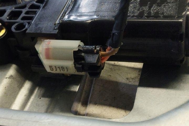 фото №7, Підйомник вікна лівих передніх двері hyundai tucson jm 824702e010 2.0l