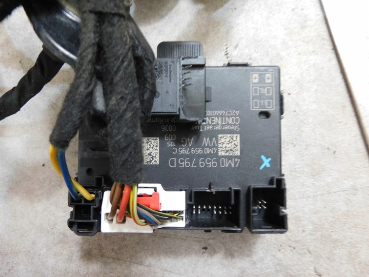 фото №12, Audi q7 4m натяжители дверь softclose soft close комплект передний рестайлинг