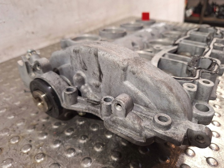 фото №6, Крышка клапанов валы 9644994680 peugeot 308 1.6 hdi 16v 07-