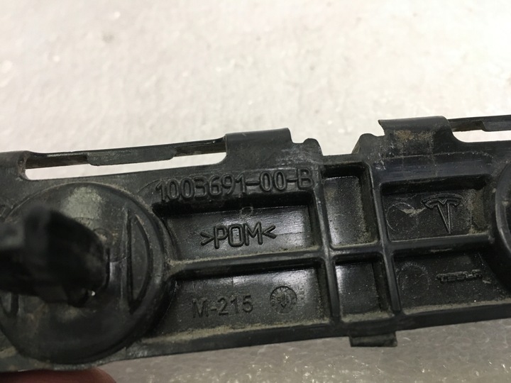 фото №3, Tesla модель s крепление порога 1003691-00-b