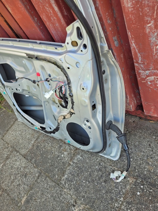 фото №9, Двері передні ліві перед toyota yaris 2 ii 2005-11