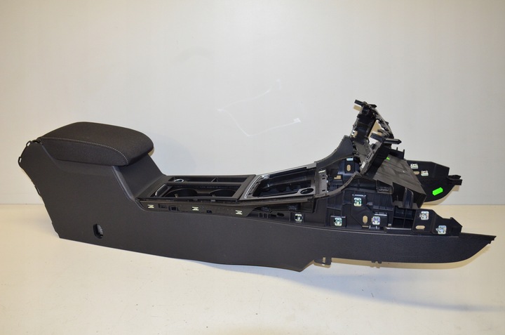 фото №14, Vw golf vii 7 рестайлинг велюровый 5d материал англичанин новое механическое