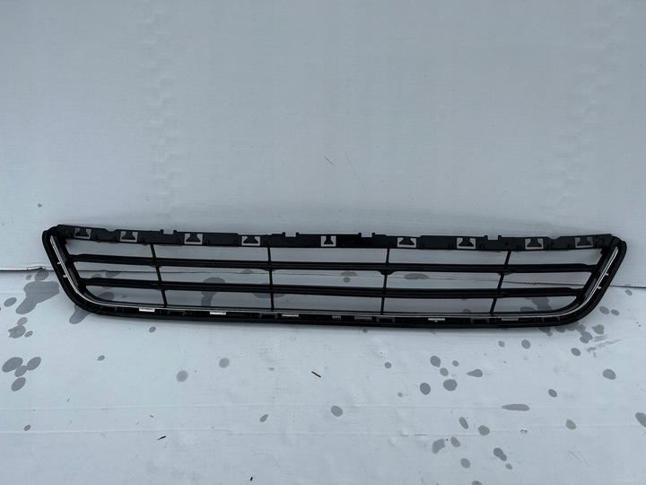 фото №1, Ford mondeo mk5 средняя решётка бампера перед